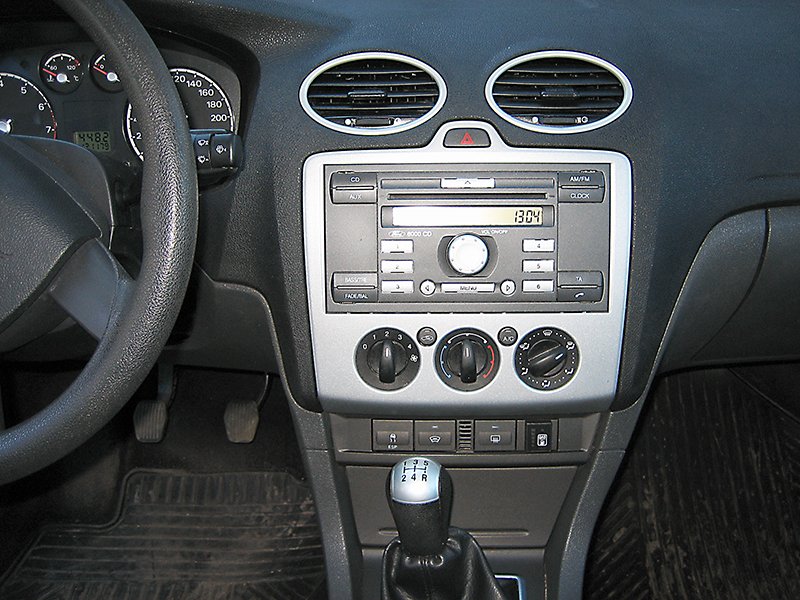 Uzstādīta gāzes iekārta Ford Focus 2006. gads 1,6 benzīns/gāze