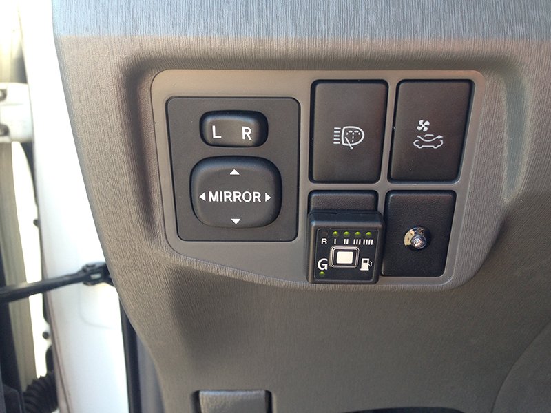 Toyota Prius,2012. gads. 1,8 Hibrīds: benzīns/gāze/elektrība