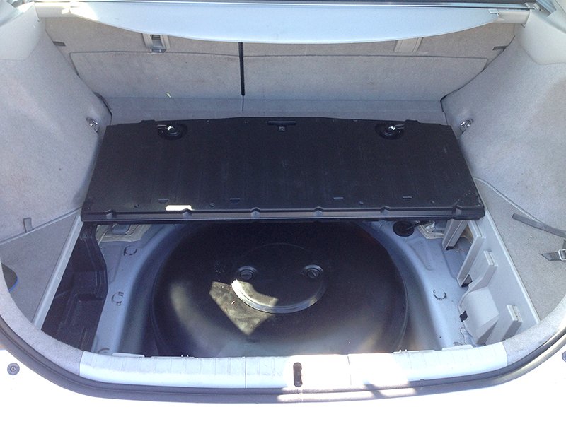 Toyota Prius,2012. gads. 1,8 Hibrīds: benzīns/gāze/elektrība