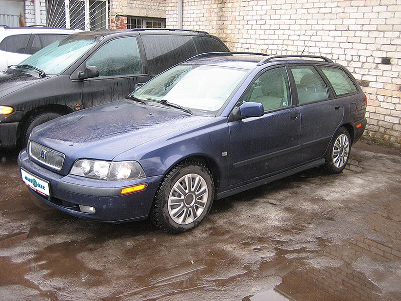 Uzstādīta gāzes iekārta Volvo V40 2002. gads 1,8 benzīns/gāze