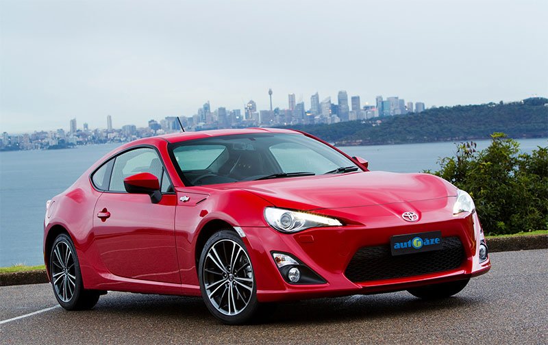 'Toyota' saglabā pasaulē lielākā autoražotāja titulu